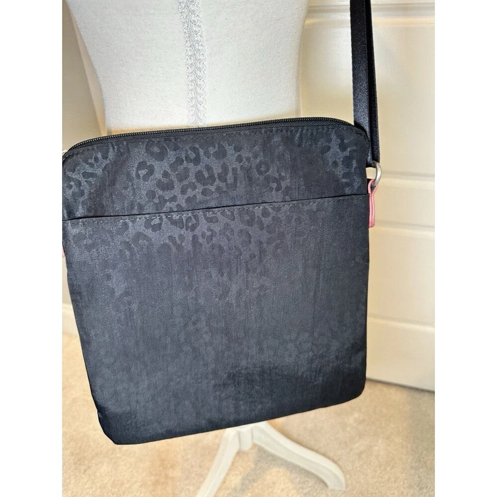Baggallini Crossbody Bag Black Leopard Cheetah Pink Trim Nylon Travel Bag RFID - Picture 8 of 9